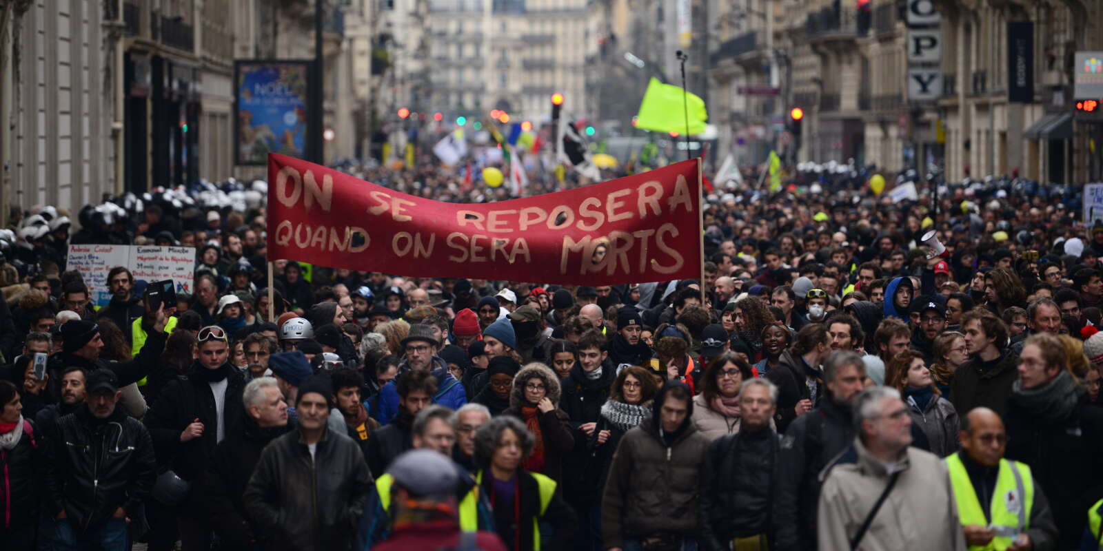 Grève contre la réforme des retraites  452 000 manifestants en France