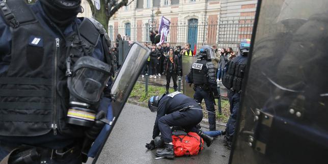 Police : la mort d'un livreur à Paris relance la controverse sur le « plaquage ventral »