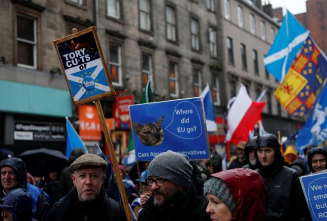 Des manifestants marchent pour l’indépendance écossais à Glasgow, le 11 janvier 2020.