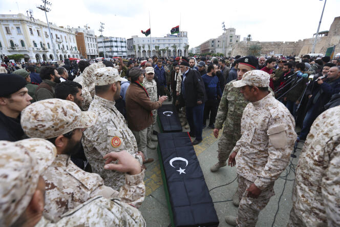 Lors des funérailles d’un cadet de l’école militaire de Tripoli tué au cours d’un bombardement, le 5 janvier.
