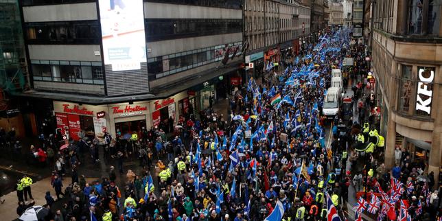En Ecosse, plusieurs dizaines de milliers d'indépendantistes manifestent à Glasgow