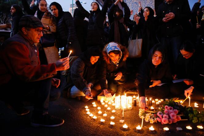 Rassemblement en hommage aux victimes du crash du vol Ukrainian Airlines, à l’université Amir Kabir à Téhéran, le 11 janvier.