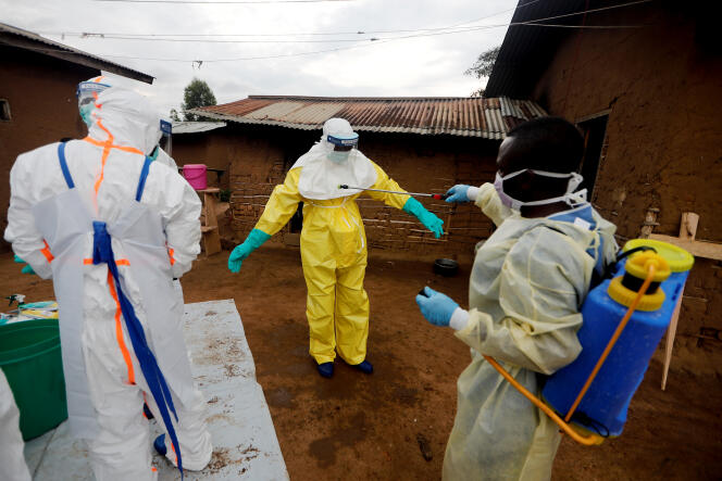 Agents de la Riposte contre le virus Ebola, en octobre 2019 à Béni, dans l’est de la République démocratique du Congo (RDC).
