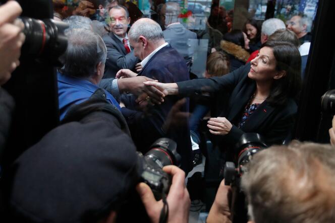 Anne Hidalgo en campagne pour les élections municipales, à Paris, le 13 janvier.