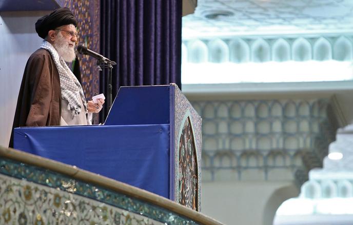 Le guide Ali Khamenei prononce son sermon lors de la prière du vendredi qu’il a choisi de diriger, le 17 janvier, à Téhéran.