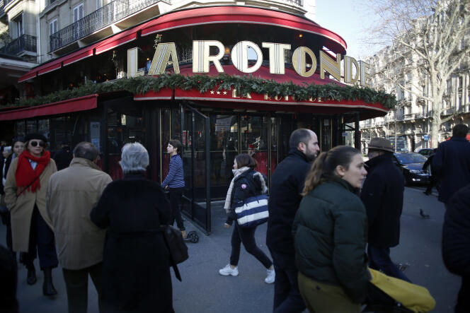 Devant le restaurant La Rotonde, à Paris, le samedi 18 janvier 2020.