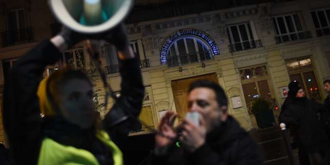 Retraites : des manifestants tentent d'entrer dans un théâtre où se trouve Emmanuel Macron