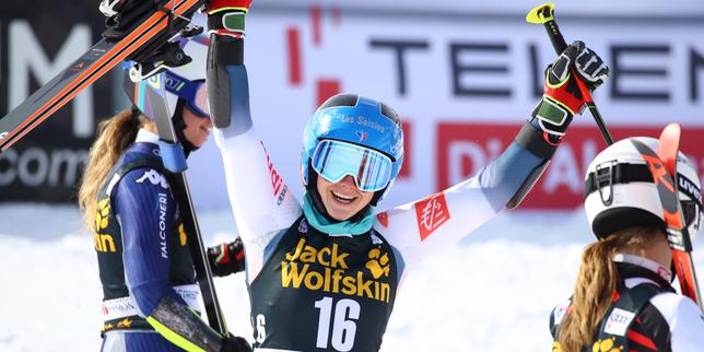 Premier succès en Coupe du Monde pour la skieuse française Clara Direz
