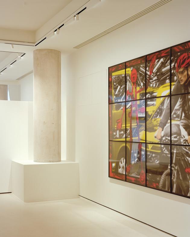 Dans la première salle d’exposition, « Commercial Street » (2013), de Gilbert & Georges.