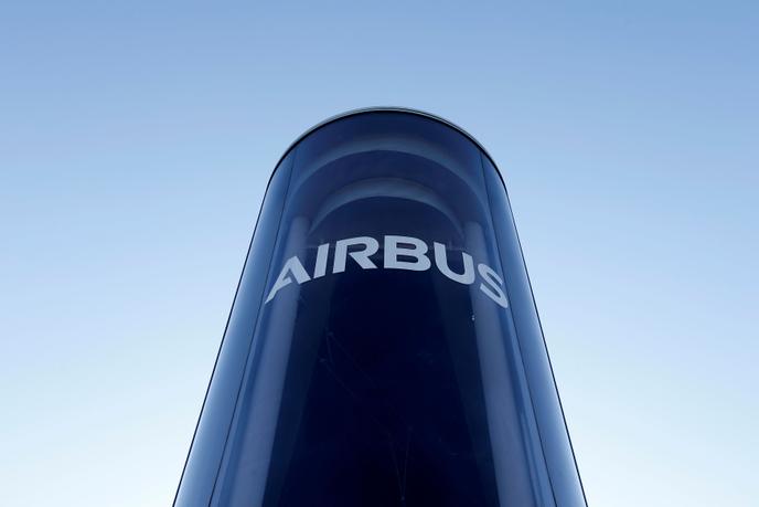 Airbus était notamment visé par des enquêtes sur des irrégularités de transaction d’abord en France et au Royaume-Uni, des faits qu’il avait lui-même dénoncés en 2016 auprès des autorités judiciaires concernées pour se mettre à l’abri d’éventuelles poursuites.