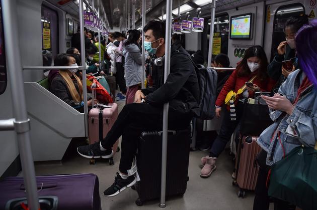Le 22 janvier dans une rame du métro de Shanghaï.