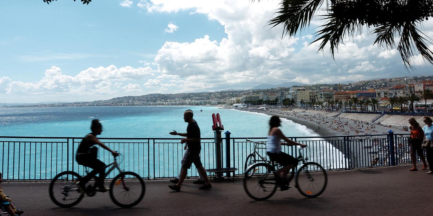 Filer A L Anglaise Sur La Cote D Azur