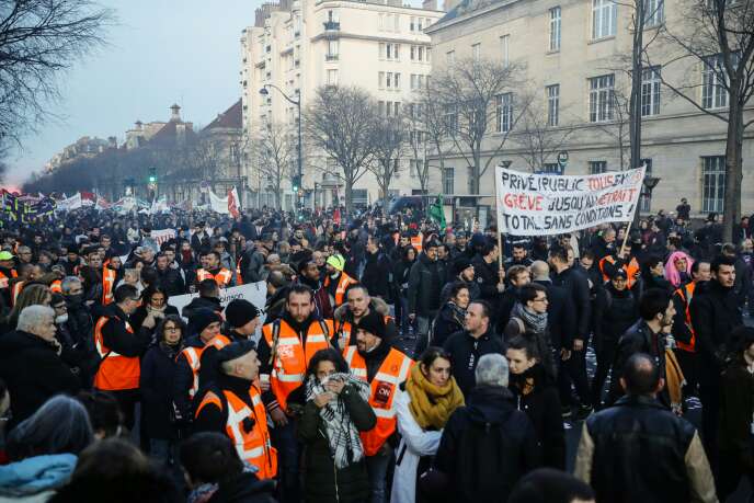 Manifestation contre la réforme des retraites, à Paris, le 16 janvier.