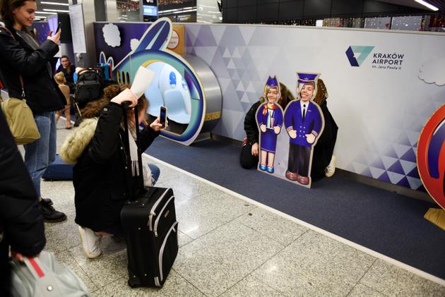A l’aéroport de Cracovie, retour vers la France pour la classe de terminale.