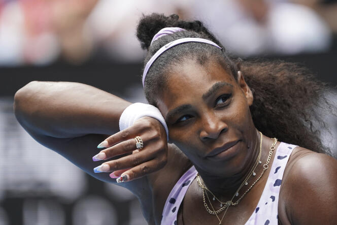 Serena Williams, le 24 janvier, lors de son match contre Wang Qiang à Melbourne.