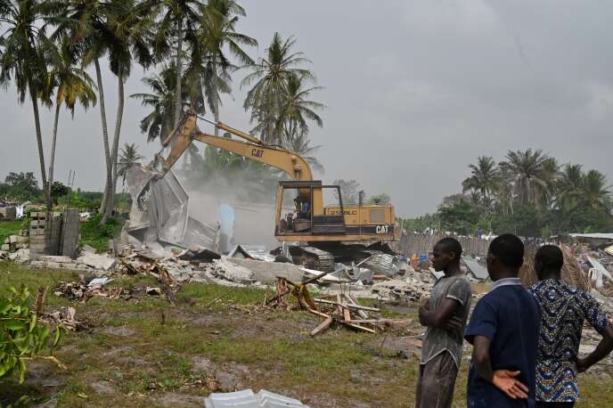 Après le passage des bulldozers à Aérocanal, le quartier qui jouxte l’aéroport Houphouët-Boigny, à Abidjan, le 23 janvier 2020.