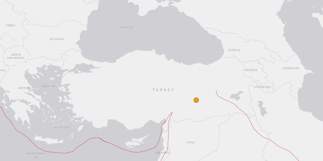 L'est de la Turquie frappé par un séisme meurtrier de magnitude 6,8