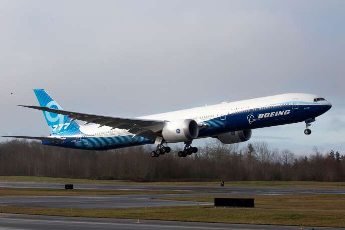 Décollage du Boeing 777X samedi à Everett, aux Etats-Unis.