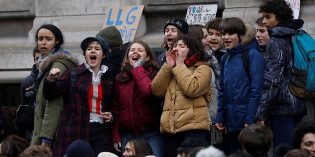 Plus de cinquante chefs d'établissements scolaires parisiens demandent que « cessent les blocages »