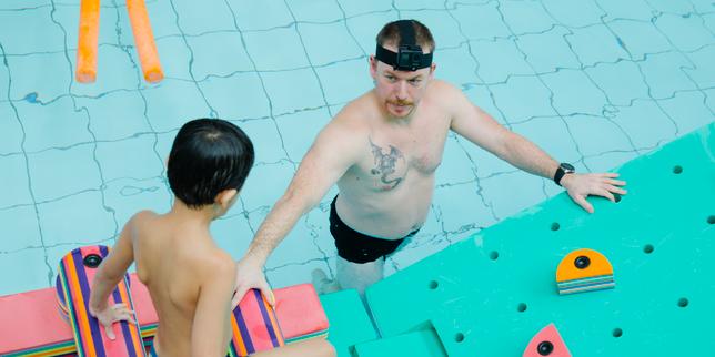 La natation, source de bienfaits pour les enfants autistes