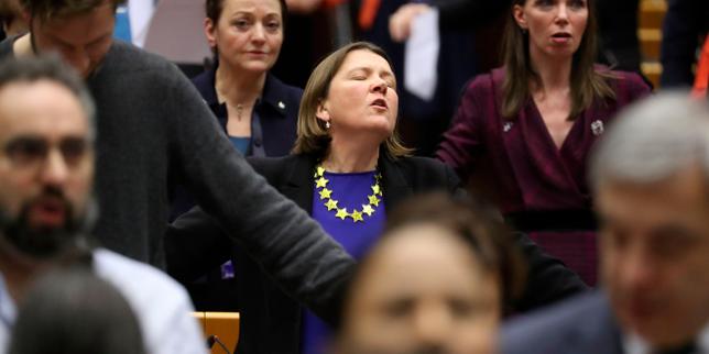Le Parlement européen chante « Ce n'est qu'un au revoir » à quelques heures du Brexit