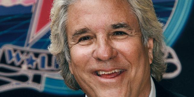Qui est vraiment Jon Peters, le nouveau mari de Pamela Anderson ?