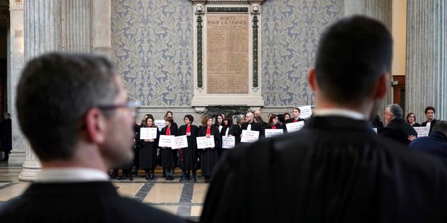 Avocats : un mois de grève et une rupture