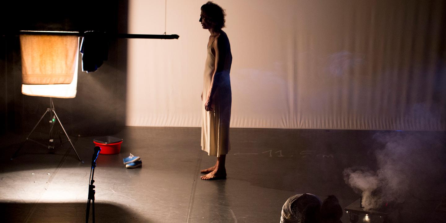 « Durée d’exposition » : une scène pour faire défiler le temps