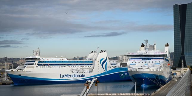 Une grande campagne de vaccination contre le pneumocoque sur un chantier naval de Marseille