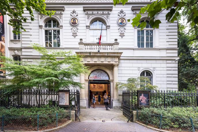 La façade du musée Cernuschi à Paris.