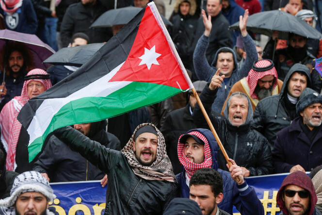 Manifestation contre le plan Trump près de l’ambassade américaine à Amman (Jordanie), le 7 février 2020.