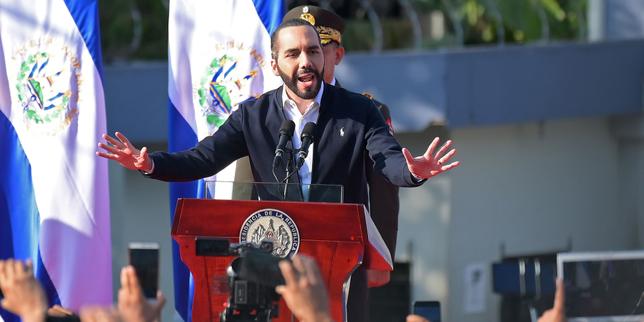 Au Salvador, le président invite l'armée au Congrès et provoque une crise institutionnelle
