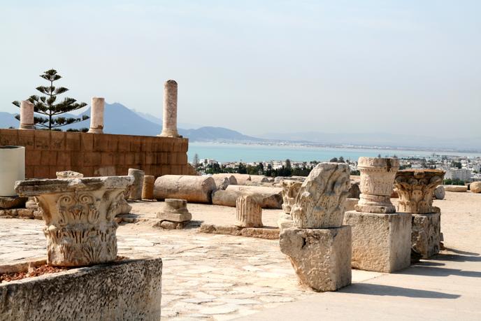 Phòng tắm của Antonine, ở Carthage.