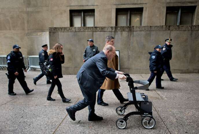 L’ex-producteur Harvey Weinstein arrive au tribunal de Manhattan, lundi 10 février.