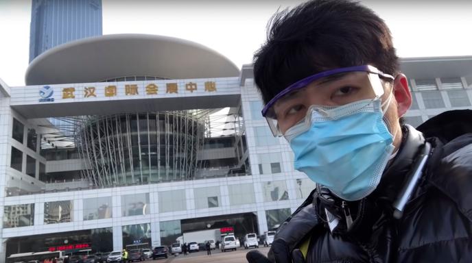 Capture d’écran du 4 février d’une vidéo sur laquelle apparaît le blogueur Chen Qiushi.