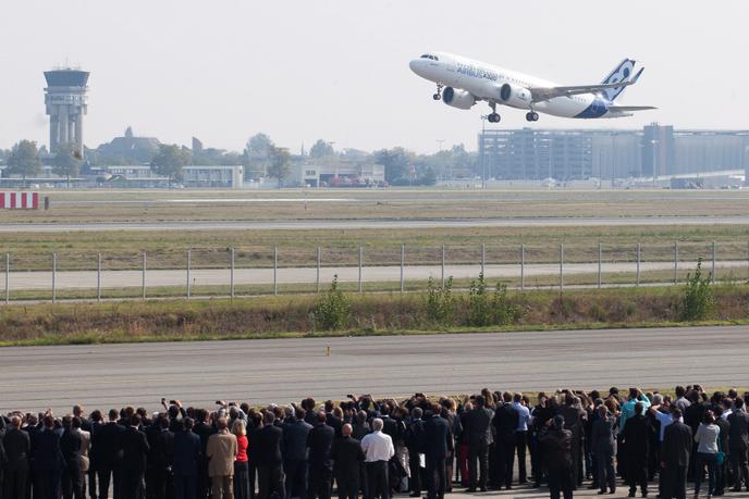 Premier vol de l'A320 Neo d’Airbus à l’aéroport de Toulouse-Blagnac, le 25 septembre 2014.