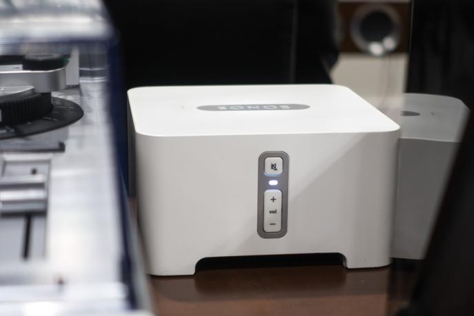 Sonos Connect intègre Sonos dans votre système musical existant.