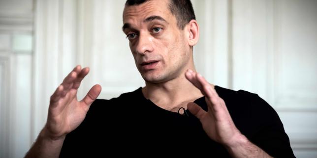 Le performeur russe Piotr Pavlenski placé en garde à vue pour des violences le 31 décembre