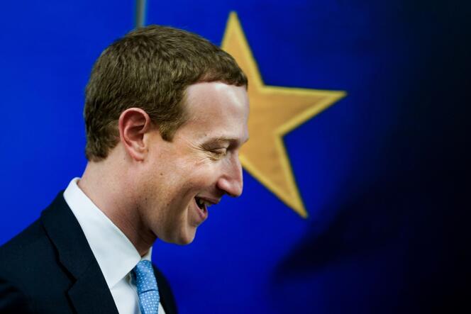 Le fondateur de Facebook, Mark Zuckerberg, à Bruxelles lundi 17 février.