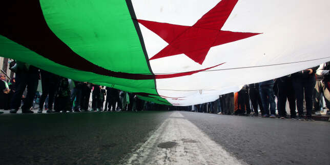 Algérie : manifestation à Kherrata, berceau du Hirak, un an après la première marche
