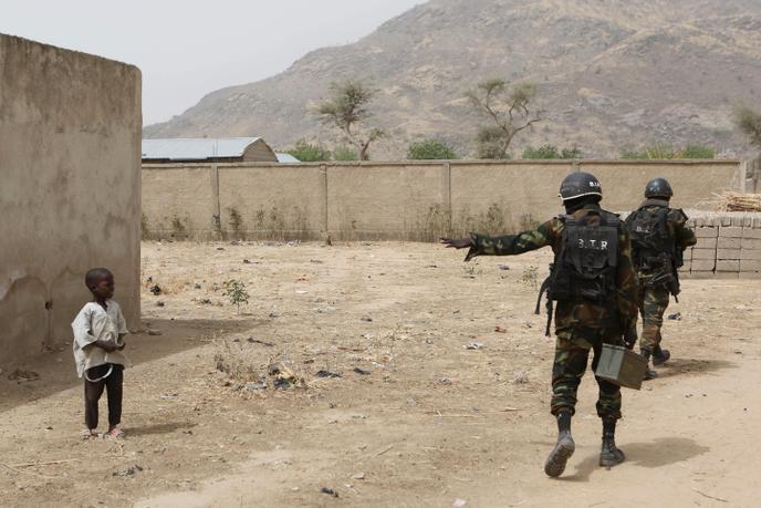 Des soldats camerounais de la Brigade d’intervention rapide (BIR) à Kerawa, en mars 2016.