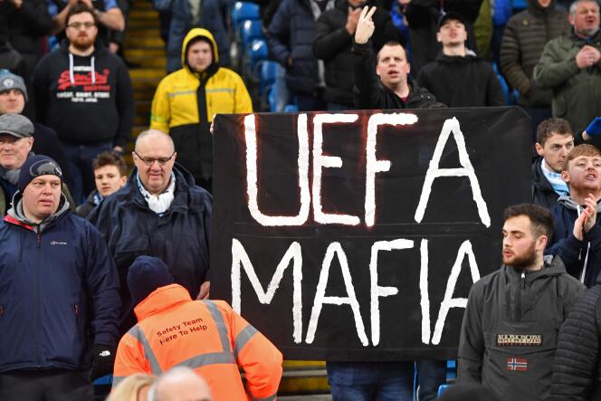 Lors du match de championnat contre West Ham, le 19 février, des banderoles ont été déployées par des supporteurs de Manchester City, sur lesquelles on pouvait lire « UEFA mafia », « UEFA cartel », ainsi que des mots plus crus.
