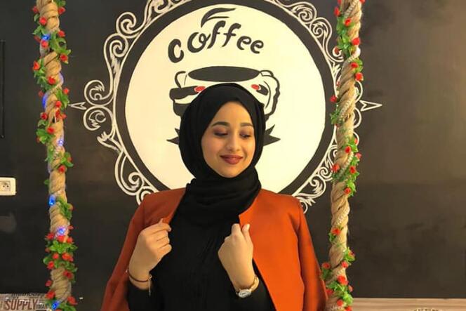 Amira Tlili, la gérante du café Baroque, à Tunis.