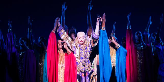 A Paris, Madonna déploie les grands moyens dans l’intimité du Grand Rex