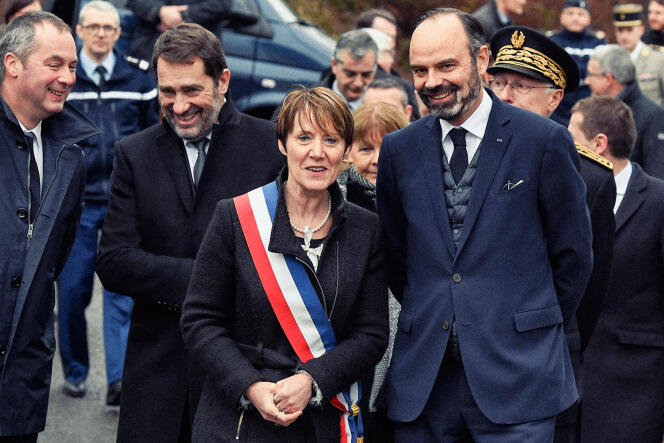 Le jeudi 20 février, le premier ministre Edouard Philippe, ici avec Véronique Marcot, maire de Xertigny (Vosges), et le ministre de l’intérieur Christophe Castaner.