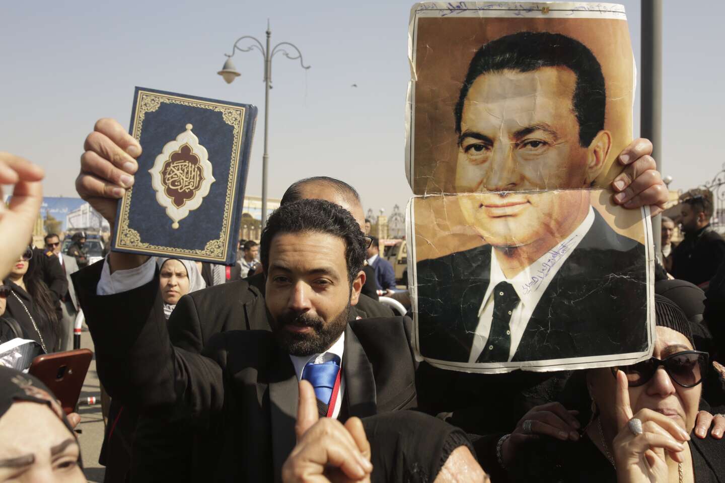 Après dix années de Sissi, l’Egypte cède à la nostalgie de l’ère Moubarak