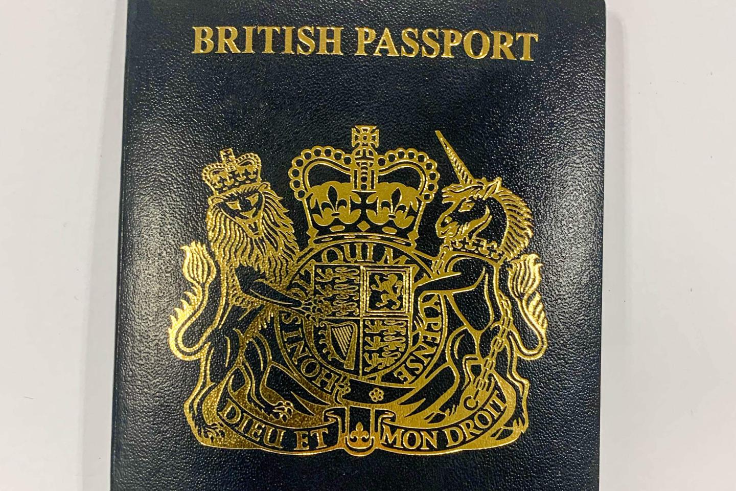 Le nouveau passeport britannique postBrexit sera bleu… et fabriqué par une entreprise française