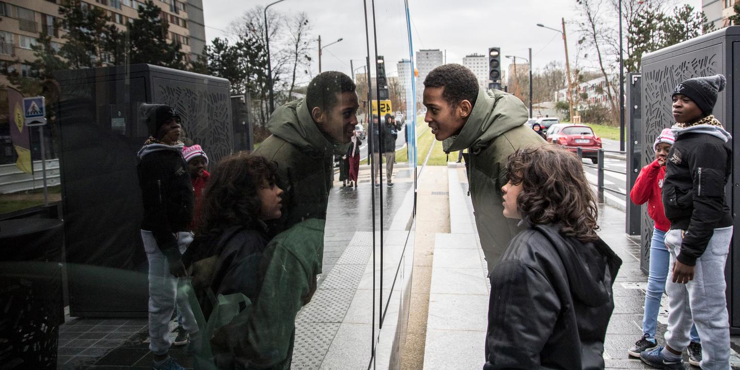 Un Tramway Pour Desenclaver Les Ames A Clichy Sous Bois