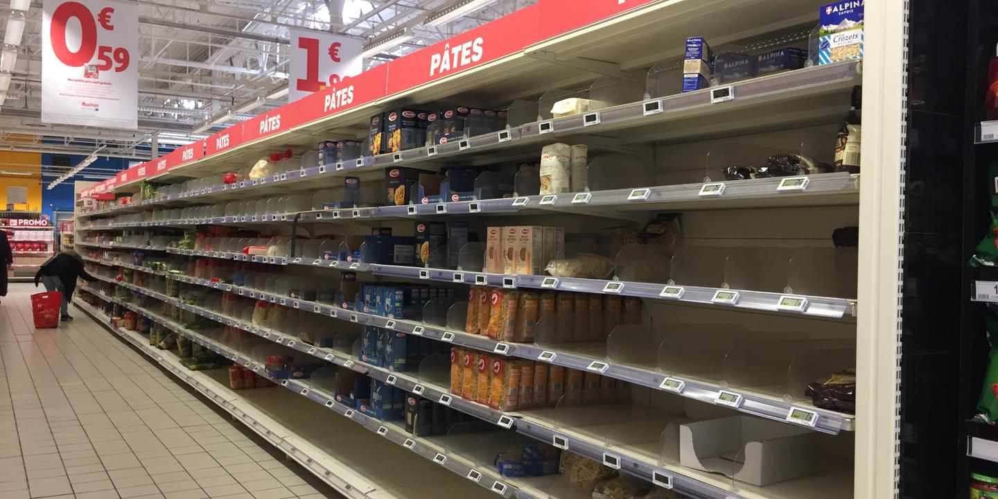 A Creil Un Des Foyers Du Coronavirus En France On N Ouvre Plus La Boutique Par Precaution