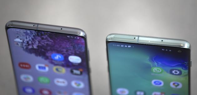 The S20 (left) next to the S10 (right).
